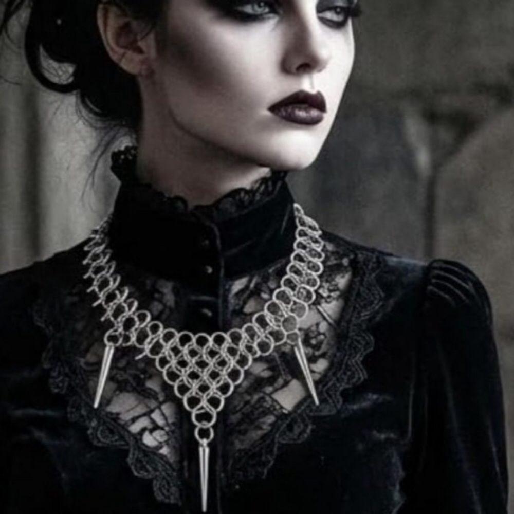 New Silver-Tone Gothic Spike Necklace for Women
